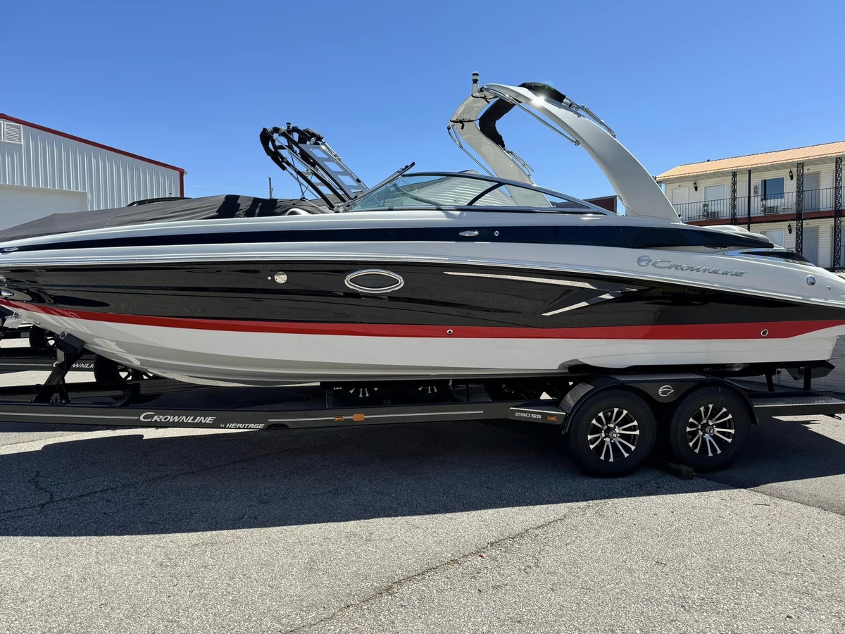 2024 Crownline Crownline 290 SS 2024 - Sold Boat