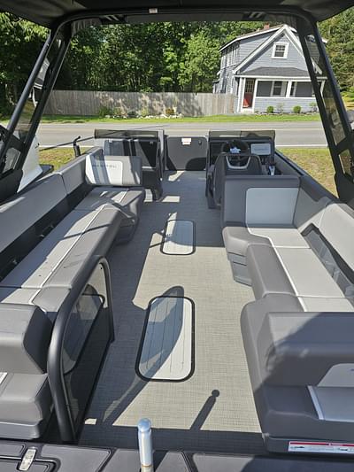 BOATZON | 2024 Manitou Cruise 22 Max Switchback BOATZON | 2024 Manitou Cruise 22 Max Switchback