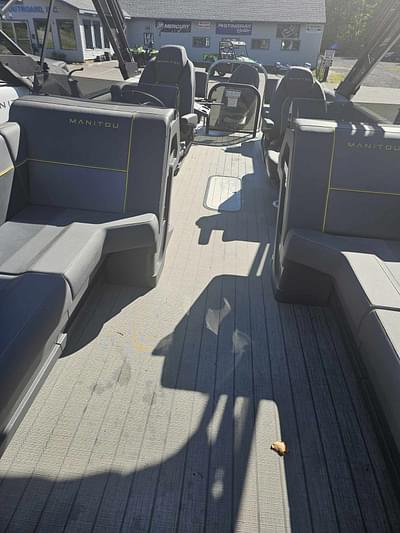 BOATZON | 2024 Manitou Explore 24 Navigator BOATZON | 2024 Manitou Explore 24 Navigator