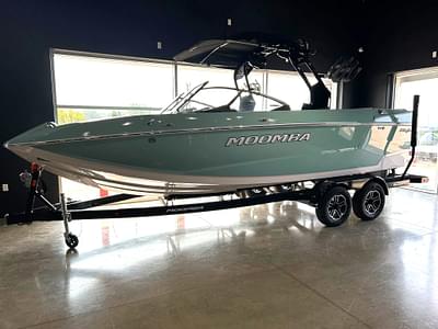 BOATZON | 2024 Moomba MOJO