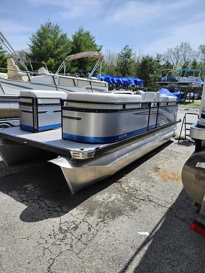 BOATZON | 2024 Qwest Pontoons 818RLS BOATZON | 2024 Qwest Pontoons 818RLS
