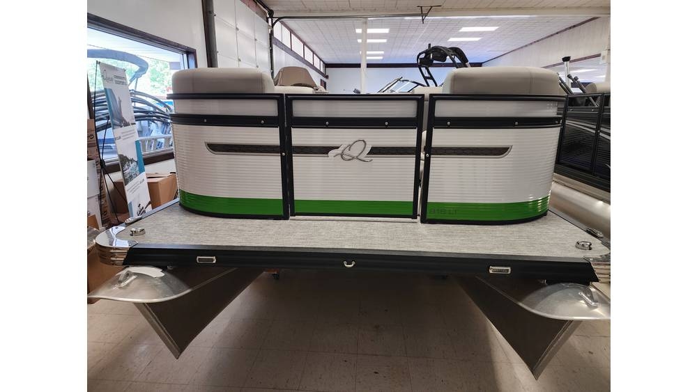 2024 Qwest Pontoons Qwest Pontoons 8518 E Class RLS L  DEAL PENDING 2024 - Sold Boat