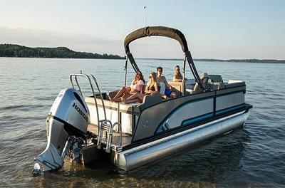 BOATZON | 2024 Qwest Pontoons E 822 SPLASH PAD  LTZ