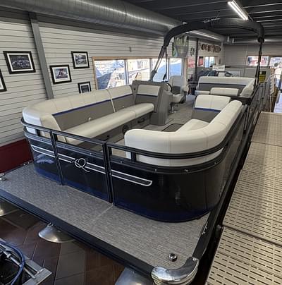 BOATZON | 2024 Qwest Pontoons E22 LANAI L TriToon