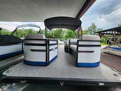 BOATZON | 2024 Qwest Pontoons EClass RLS E20 LT BOATZON | 2024 Qwest Pontoons EClass RLS E20 LT