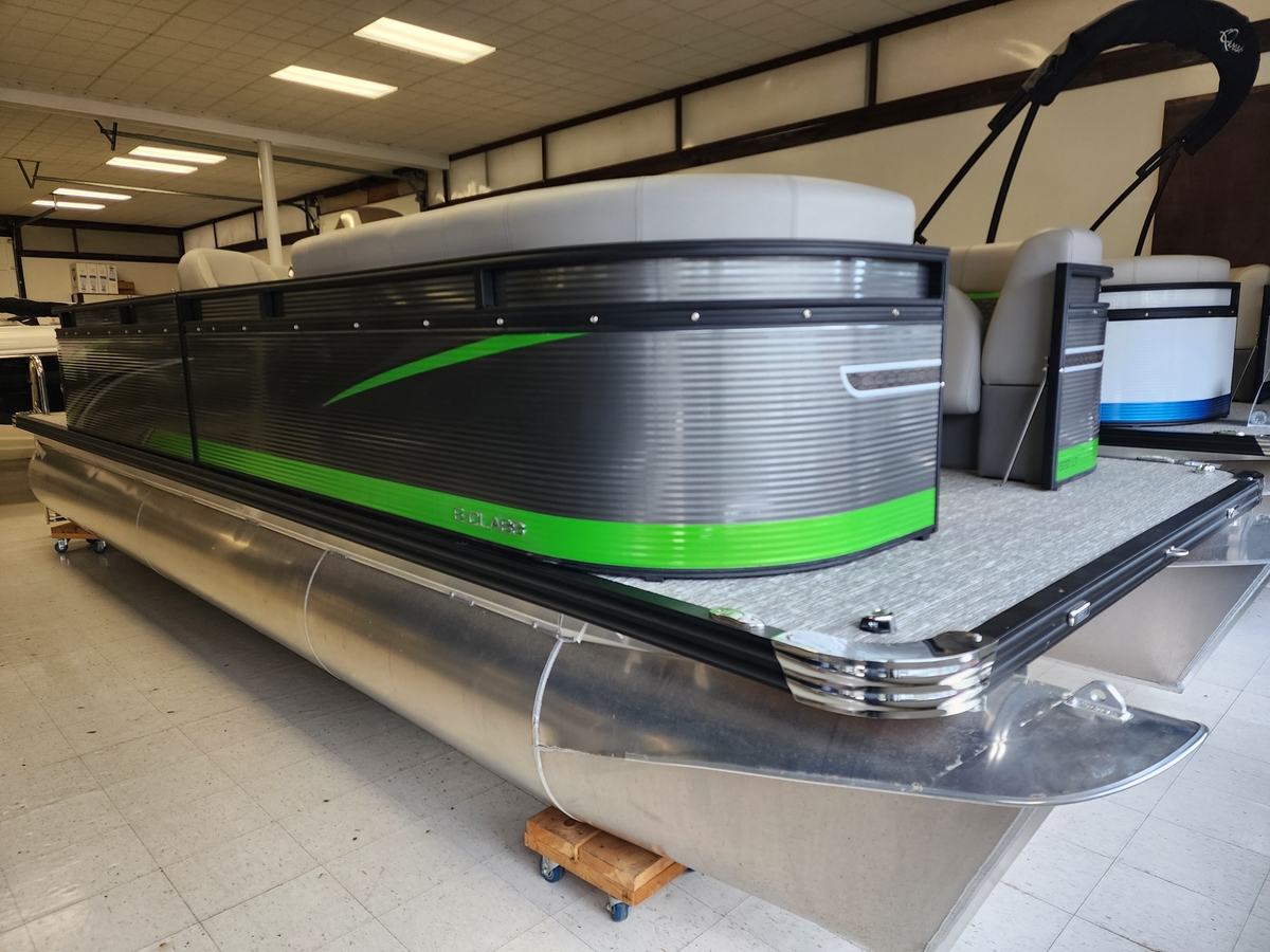 2024 Qwest Pontoons Qwest Pontoons EClass Splash Pad RW E22 LT 2024 - Sold Boat