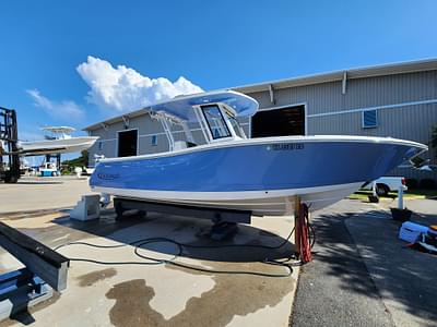 BOATZON | 2024 Robalo Center Console R270  Trailer included