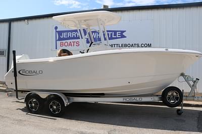 BOATZON | 2024 Robalo R230