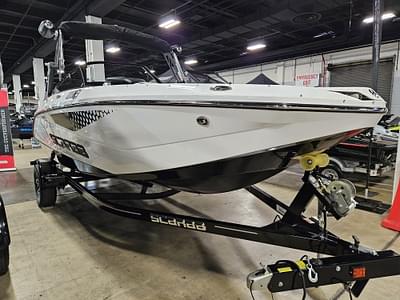 BOATZON | 2024 Scarab 215 ID LE