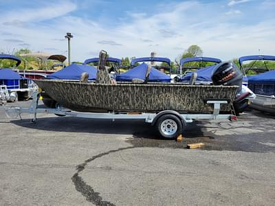 BOATZON | 2024 Smoker Craft Freedom 180 CC center console Camo w Yamaha 90 In stock