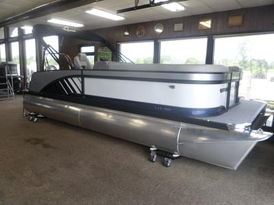 BOATZON | 2025 Apex Qwest LClass 20 Lanai