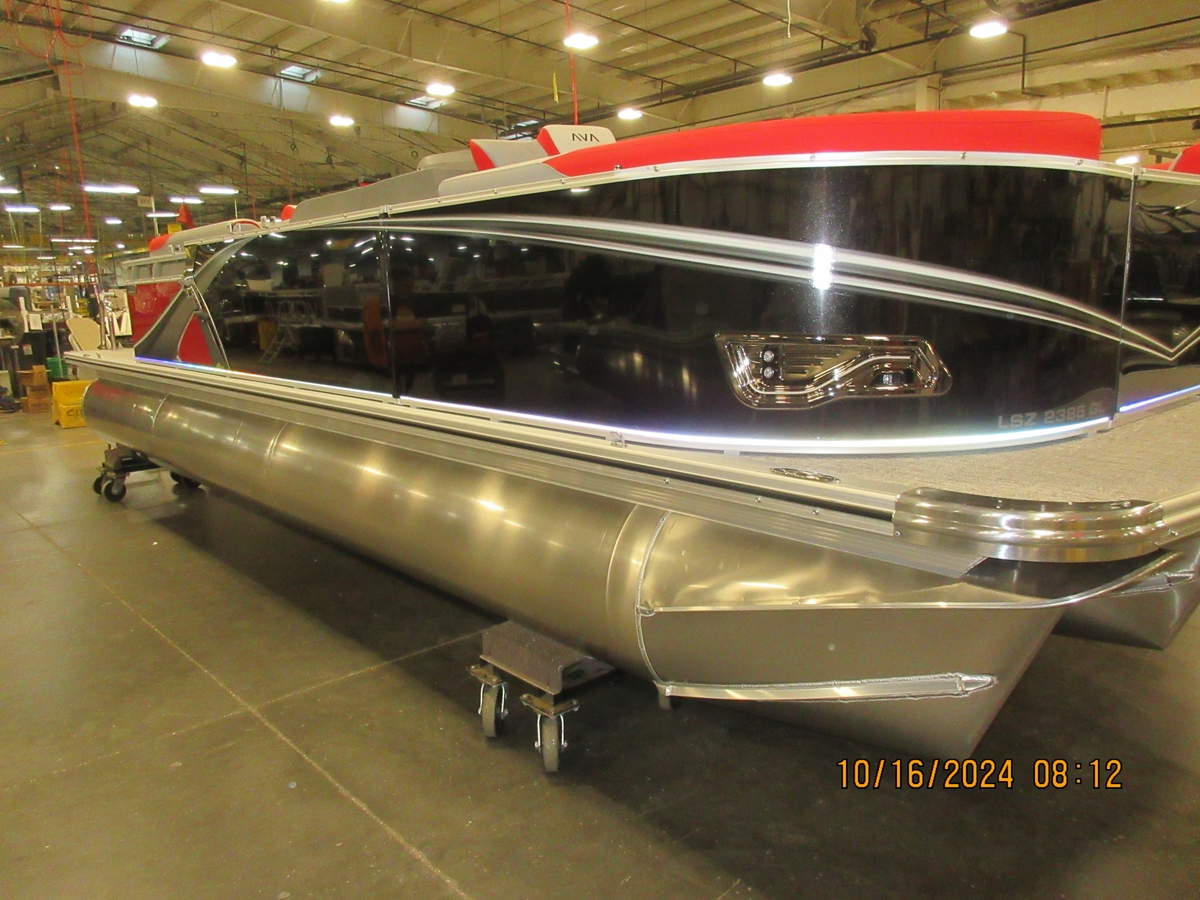 2025 Avalon Avalon 23 LSZ Quad Lounger triple log with Suzuki DF 250 2025 - Sold Boat