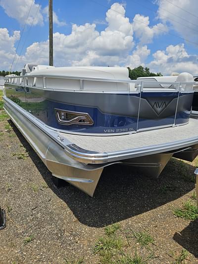 BOATZON | 2025 Avalon 2385 Venture 85 Quad Lounge