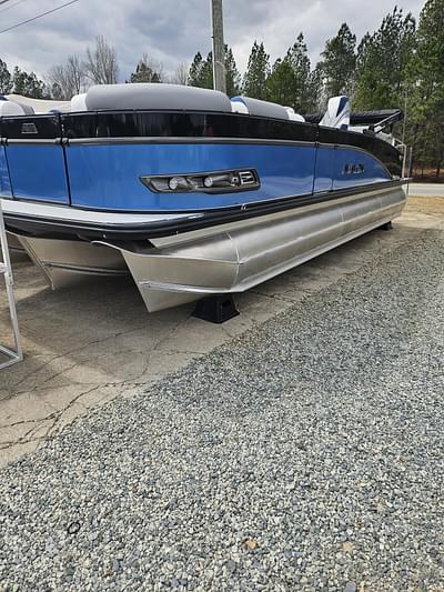 BOATZON | 2025 Avalon 2585 Catalina Quad Lounge Shift