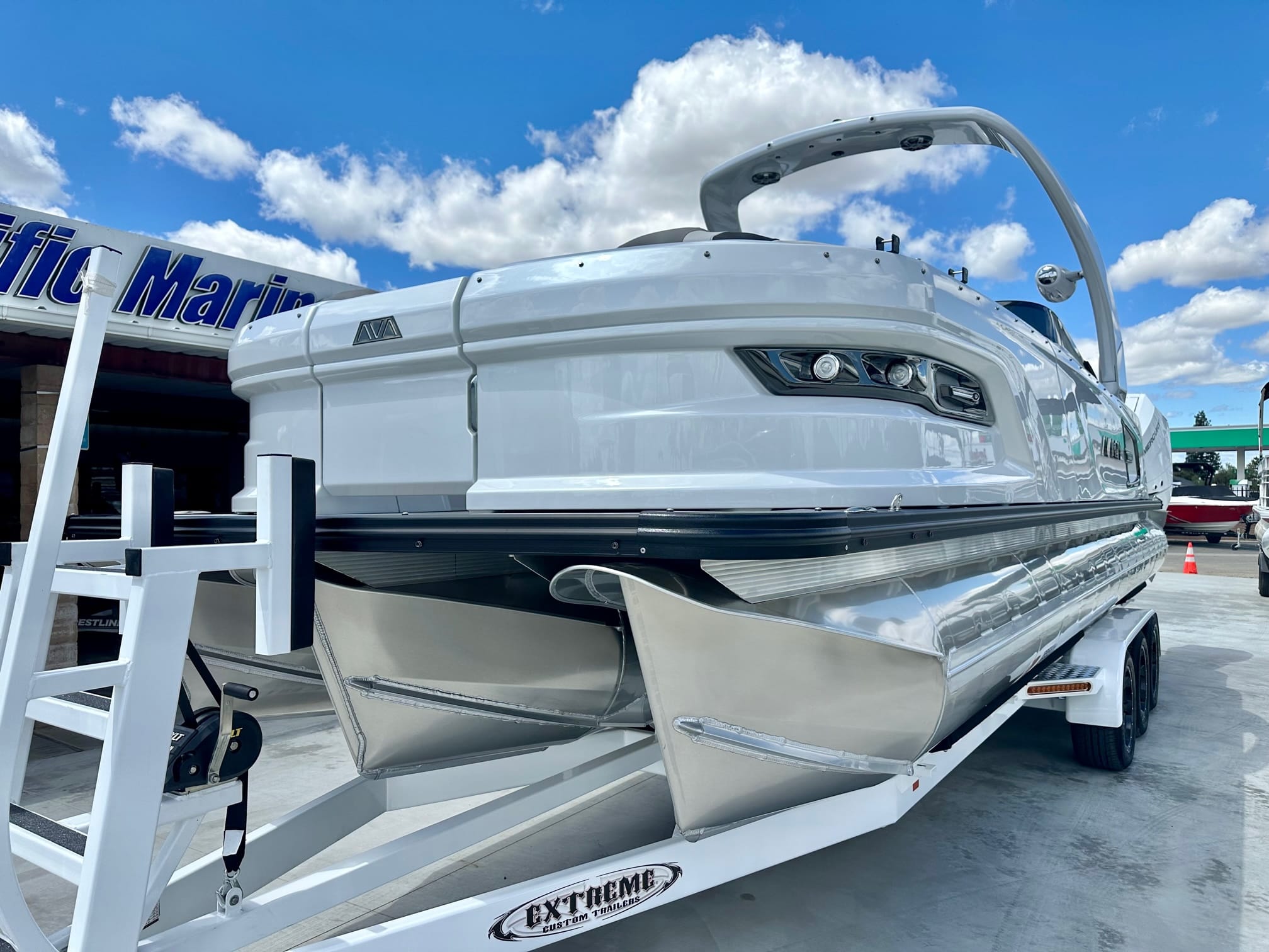 New 2025 Avalon 27 Carbon Series Excalibur Elite Windshield w Twin