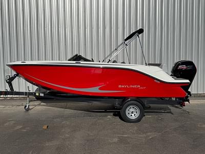 BOATZON | 2025 Bayliner M Series M19