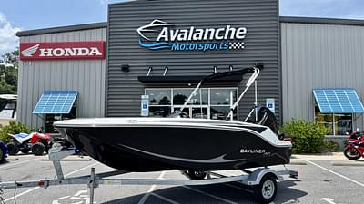 BOATZON | 2025 Bayliner M15 BOATZON | 2025 Bayliner M15