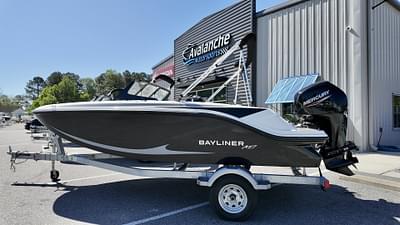 BOATZON | 2025 Bayliner M17 BOATZON | 2025 Bayliner M17