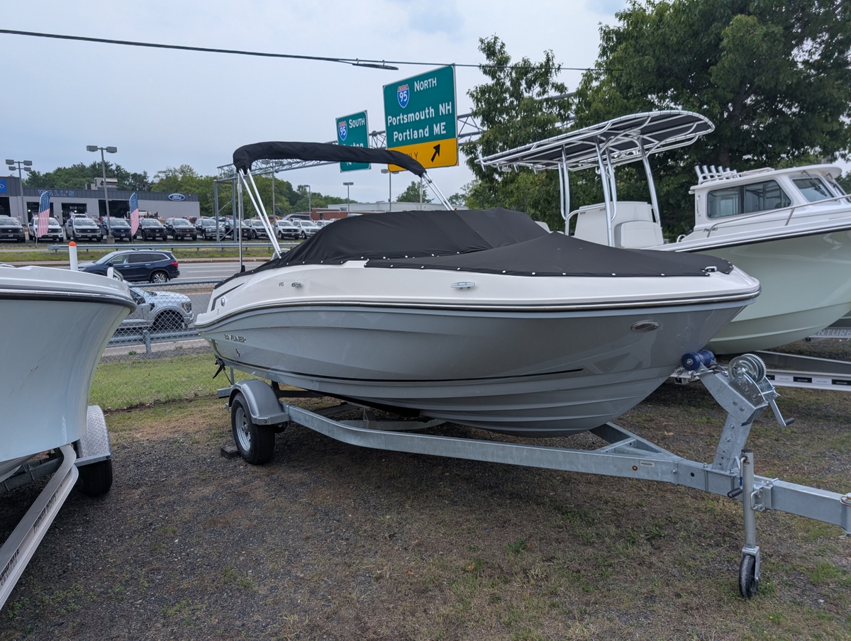 2025 Bayliner Bayliner VR5 OB 2025 - Sold Boat