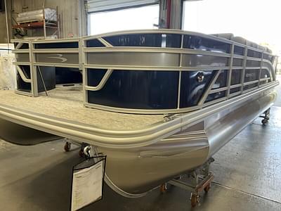 BOATZON | 2025 Bennington 22 SF Family  4Fishing seat Pontoon In Stock