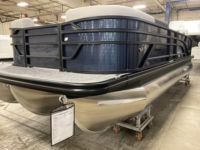 BOATZON | 2025 Bennington 22 SSB Swing Back Tritoon with Yamaha F150Hp In Stock