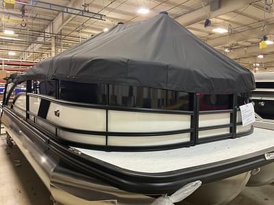 BOATZON | 2025 Bennington M Series 22 MSB 150 Mercury BOATZON | 2025 Bennington M Series 22 MSB 150 Mercury