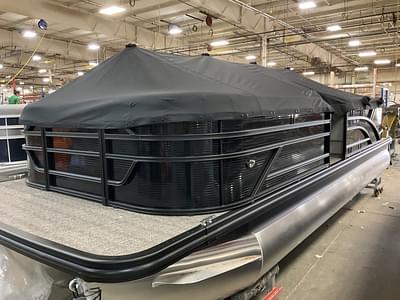 BOATZON | 2025 Bennington S23 Series 22 SL23