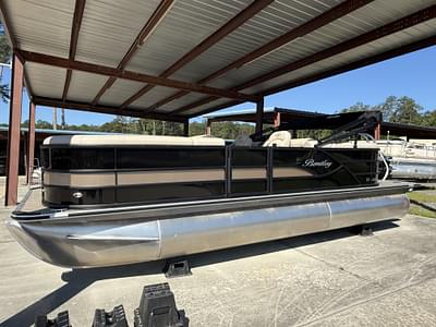 BOATZON | 2025 Bentley Pontoons Legacy 220 Navigator BOATZON | 2025 Bentley Pontoons Legacy 220 Navigator