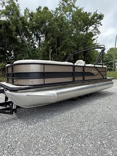BOATZON | 2025 Bentley Pontoons Legacy 223 Navigator