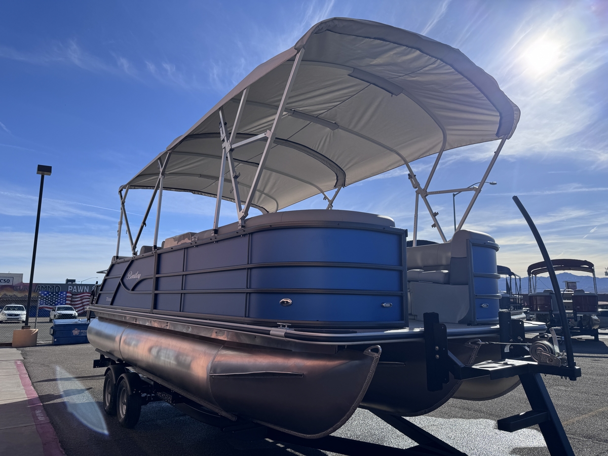 2025 Bentley Pontoons Bentley Pontoons LEGACY 223 QSB WITH 200HP HONDA  TANDEM AXLE TRAILER 2025 - Sold Boat