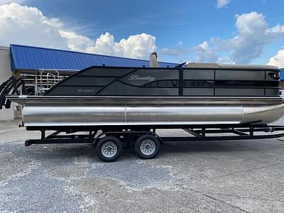 BOATZON | 2025 Bentley Pontoons Legacy 223 Swing back