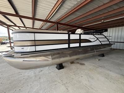 BOATZON | 2025 Bentley Pontoons Legacy Swingback 220 BOATZON | 2025 Bentley Pontoons Legacy Swingback 220