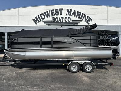 BOATZON | 2025 Bentley Pontoons Navigator  SUZUKI DF150