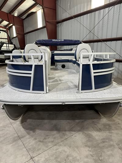 BOATZON | 2025 Berkshire Pontoons 20GCRB BOATZON | 2025 Berkshire Pontoons 20GCRB