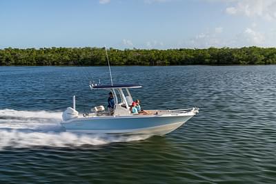 BOATZON | 2025 Boston Whaler 220 Dauntless