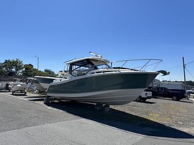 BOATZON | 2025 Boston Whaler 325 Conquest