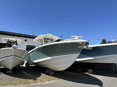 BOATZON | 2025 Boston Whaler 330 Outrage