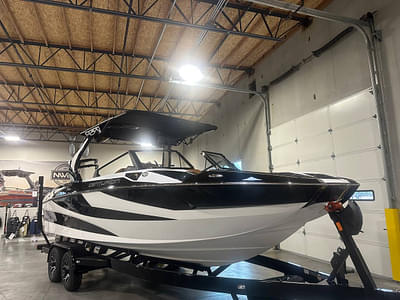 BOATZON | 2025 Centurion Fe 23