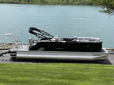 BOATZON | 2025 Crest Pontoons Classic 220 SLRC Tritoon