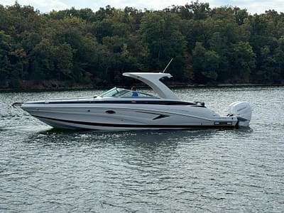 BOATZON | 2025 Crownline 330 XSS BOATZON | 2025 Crownline 330 XSS