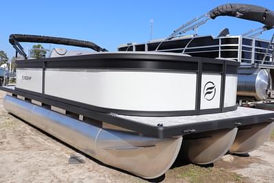 BOATZON | 2025 Flagship Pontoons Flagship 22 Freedom Tritoon