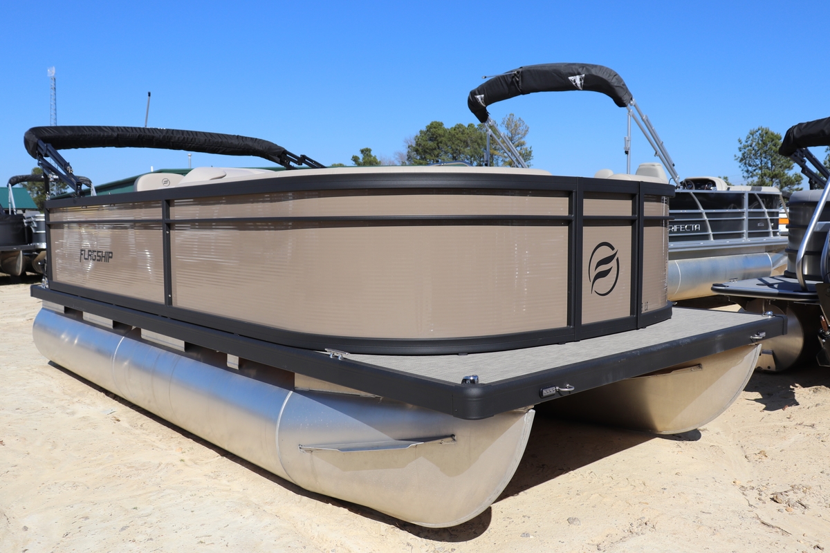 2025 Flagship Pontoons Flagship Pontoons Freedom 180 LS 2025 - Sold Boat