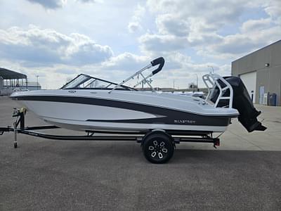 BOATZON | 2025 Glastron GX 210 wMercury 200 4Stroke BOATZON | 2025 Glastron GX 210 wMercury 200 4Stroke