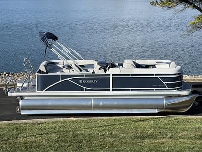 BOATZON | 2025 Godfrey Sweetwater 2086 C Special Edition