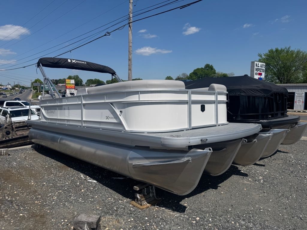 2025 Godfrey Godfrey Sweetwater 2286 SBX TriToon  150 Suzuki 2025 - Sold Boat