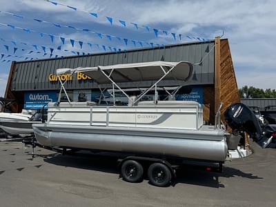 BOATZON | 2025 Godfrey Sweetwater 2286 Split Bench Xperience BOATZON | 2025 Godfrey Sweetwater 2286 Split Bench Xperience
