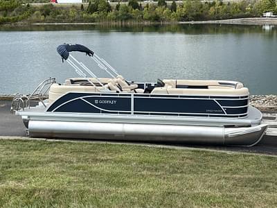 BOATZON | 2025 Godfrey Sweetwater 2286SB Tritoon