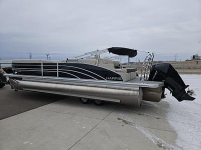 BOATZON | 2025 Harris Sunliner 250 SL TriToon FACTORY DEMO BOATZON | 2025 Harris Sunliner 250 SL TriToon FACTORY DEMO