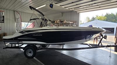 BOATZON | 2025 Hurricane Sundeck Sport Sport 205OB Deck Boat