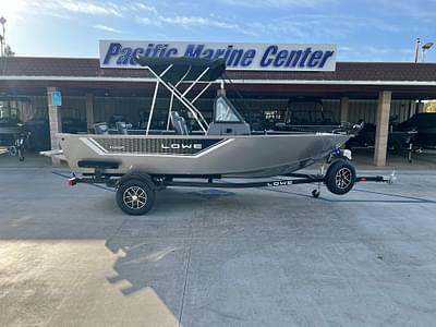 BOATZON | 2025 Lowe Fishing Machine Walk Thru FM 1625 WT W 60HP Mercury